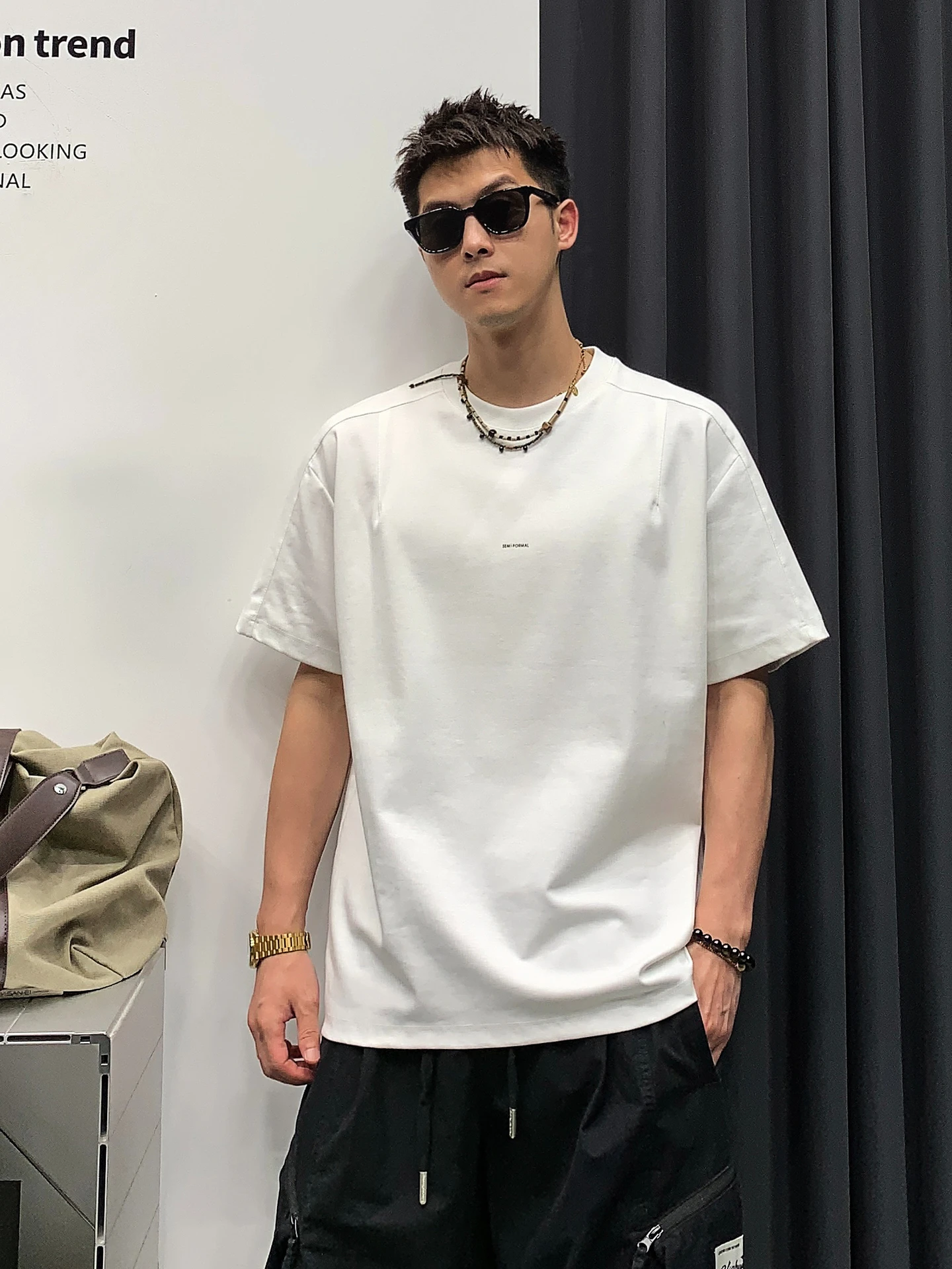 白Tシャツ 似合う 男 にぴったりな5選：どんなスタイルが似合うのかを徹底解説