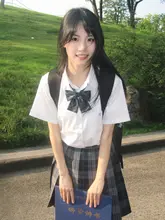 水色の半袖JK制服シャツとチェック柄スカート【春夏向け・オリジナルデザイン】（セットアップ対応）
