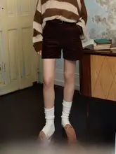 カフェ色のレトロなハイウエストコーデュロイショートパンツ【アメリカンスタイル・ルーズフィット・秋冬用】