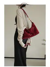 新中式デザインのレッドショルダーバッグ【腋下用・存在感のあるリボン付き】