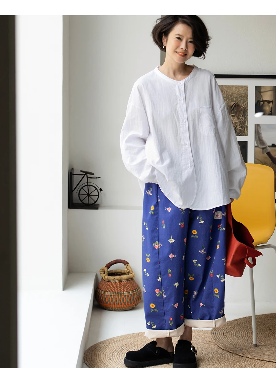 甘くて可愛いフラワープリントのワイドパンツ：ゆったりパンツコーデに最適なリラックススタイル