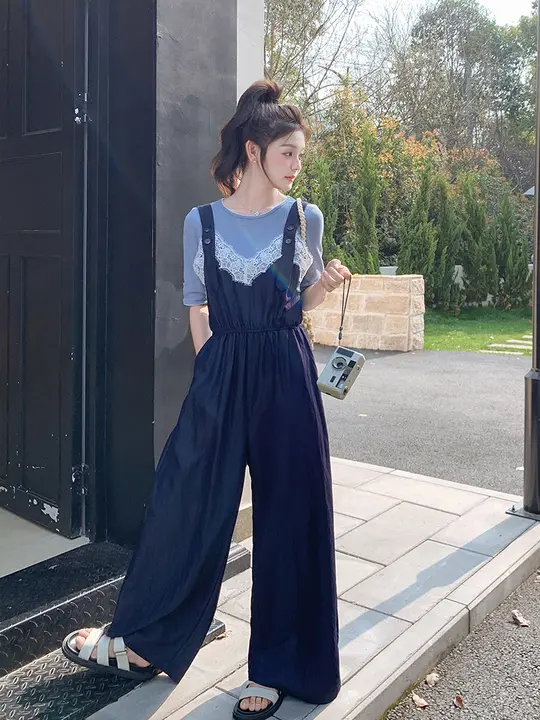 した雰囲気のレース切替サロペットパンツ【夏用・大きめシルエット・女性用】（セットアップ対応）