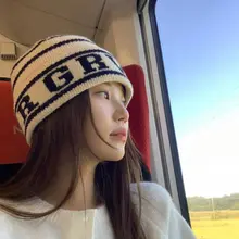 ストライプ柄 英文字母ニット帽【耳あて付き・秋冬用・東大門スタイル】