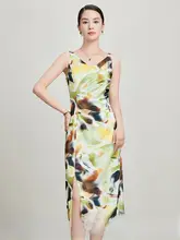 シンプルなデザインのキャミソールワンピース【サイドスリット・カーディガン付き・セットアップ対応】