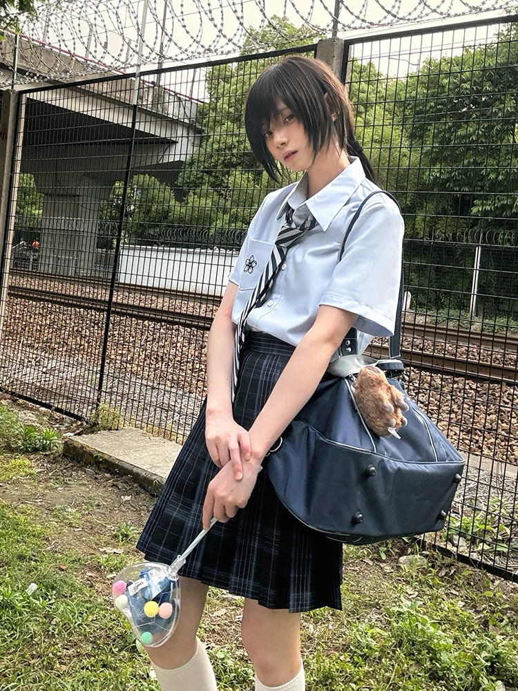 ダサい学生服が人気になる理由は？オリジナルJKシャツのリアルな使い勝手を解説