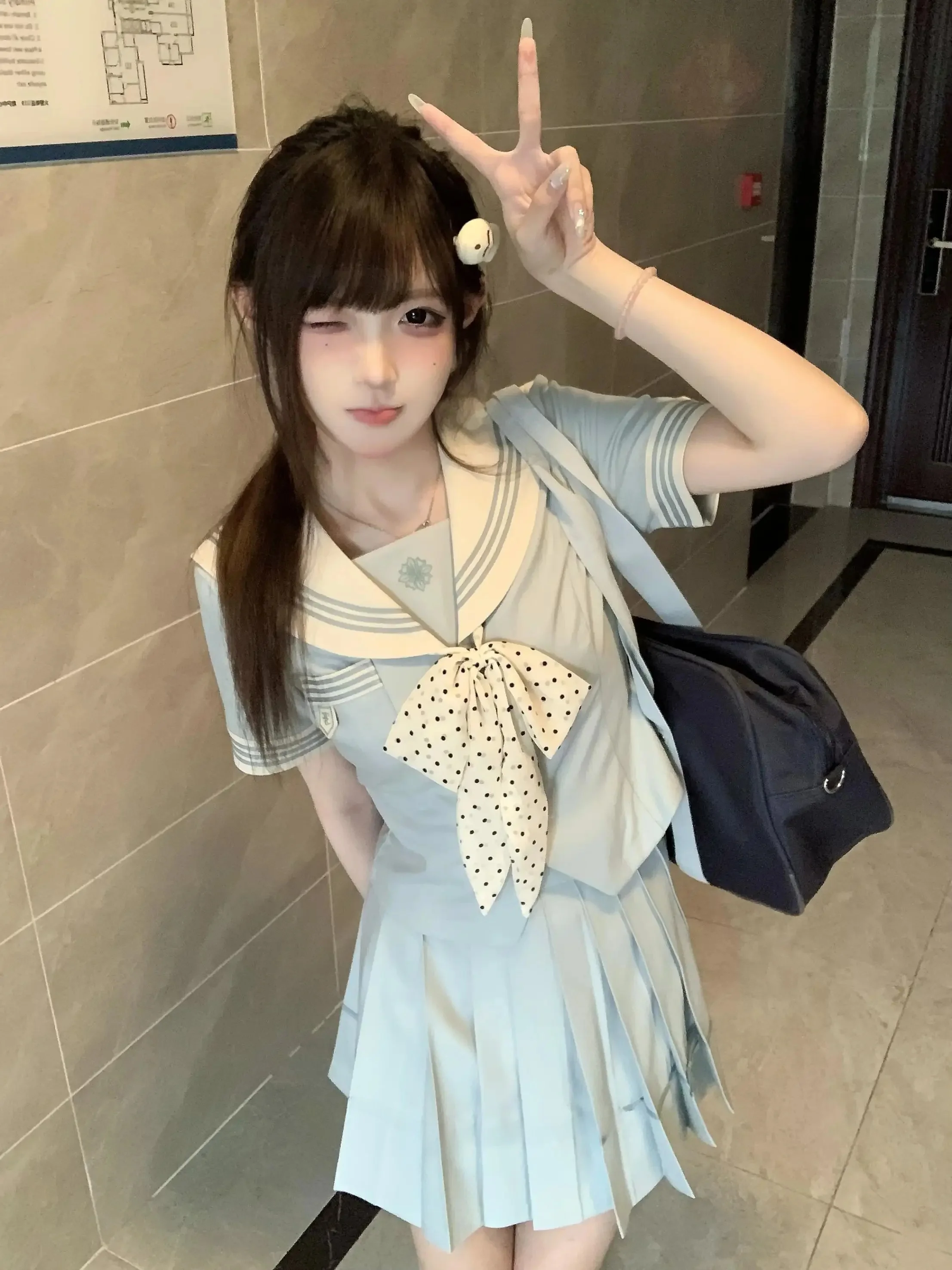 同窓会で着る水手服の選択：薄荷アイス柄セーラー服の実用性とデザイン解析