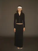 黒のエアレイヤースポーツロングスカート