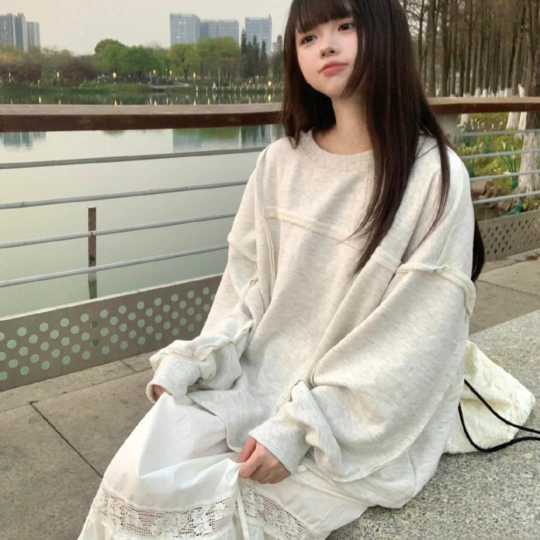 大人可愛い服 50代コーデ | パッチワークスウェットシャツで失敗しないコーデガイド