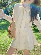 春にぴったり！デザイン性ある杏色のリボン付きレース長袖シャツ【ジャンパースカート風・女性用】（セットアップ対応）