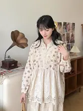 レース付きフラワープリントシャツ【秋用・コットンリネン・ルーズフィット・小Vネック】