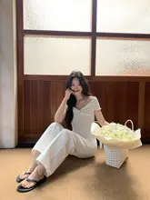 ホワイトのワイドレッグデニムパンツ【女性用・ストレート・ロング丈・小柄対応】