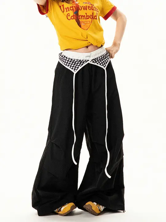 アメリカンレトロデザインのプリーツワイドパンツ【フルレングス・フィット】（セットアップ対応）