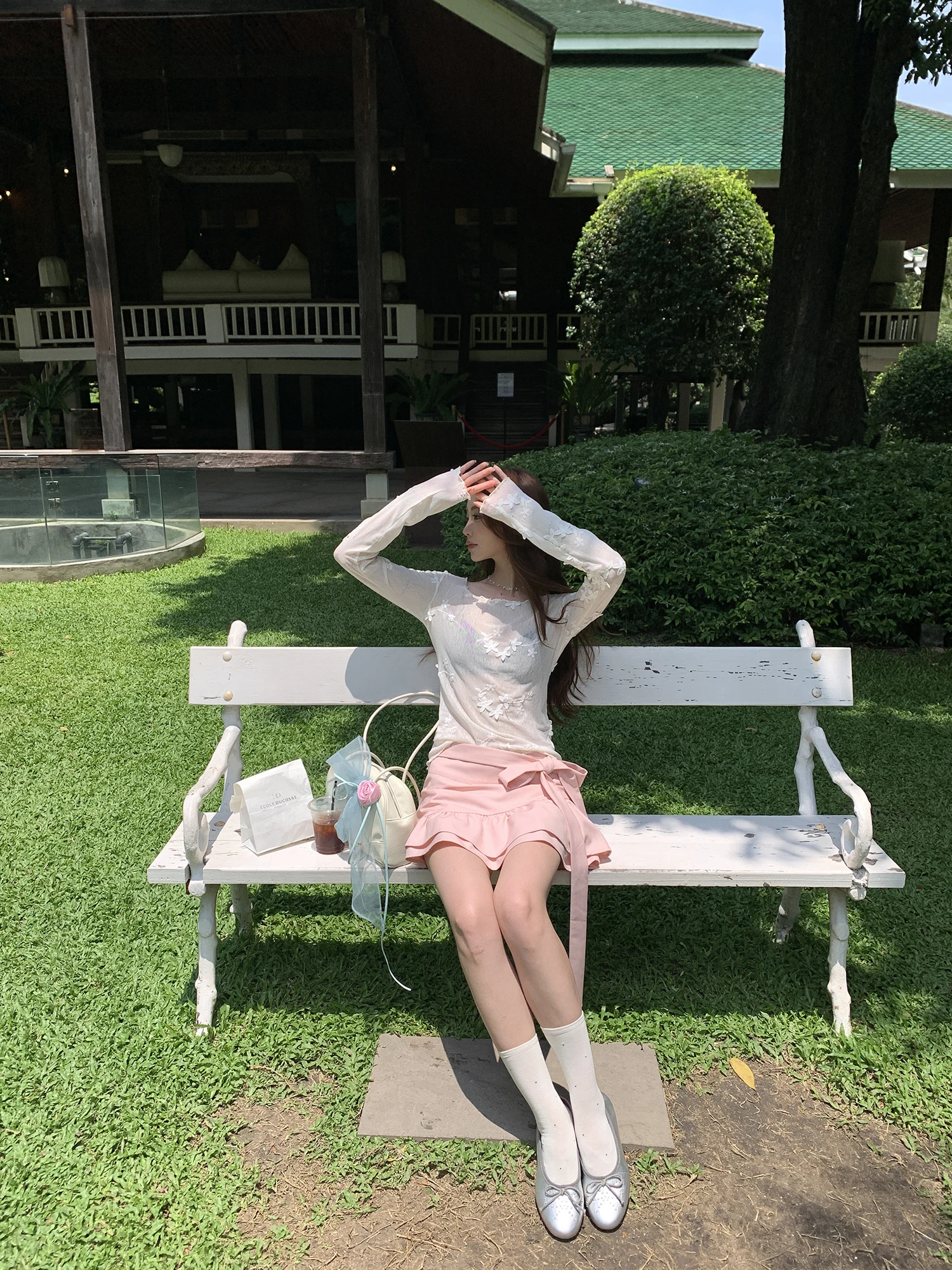 立体刺繍花柄薄手長袖UVカットTシャツ：夏季通勤と校园シーンでの実用性を検証