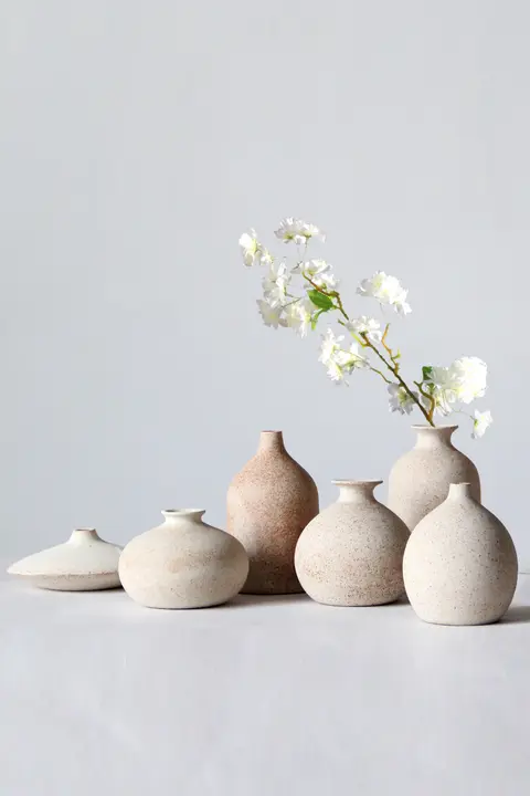 独特なデザインの陶製花瓶【レトロスタイル・居間や寝室用・シンプルインテリア】
