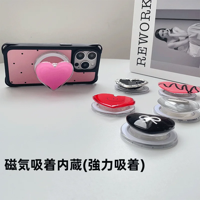 スマホ ヘッドマウント は本当に必要？愛らしいデザインのマグネット式スマホスタンドが解決するリアルな悩みとは