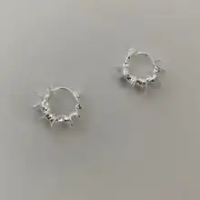 シンプルな几何学デザインの非対称イヤリング【韓国製・純銀・軽やかな印象】