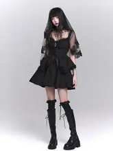 ゴスロリスタイルの黒いキャミソールワンピース【個性的・ハロウィン用・フレアスカート】