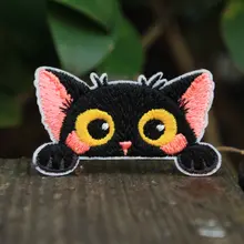 かわいい猫の刺繍パッチ【衣類やカバンの修復用・自己粘着】