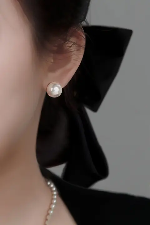 パールピアス【S999シルバー・高級感・軽やかなデザイン】