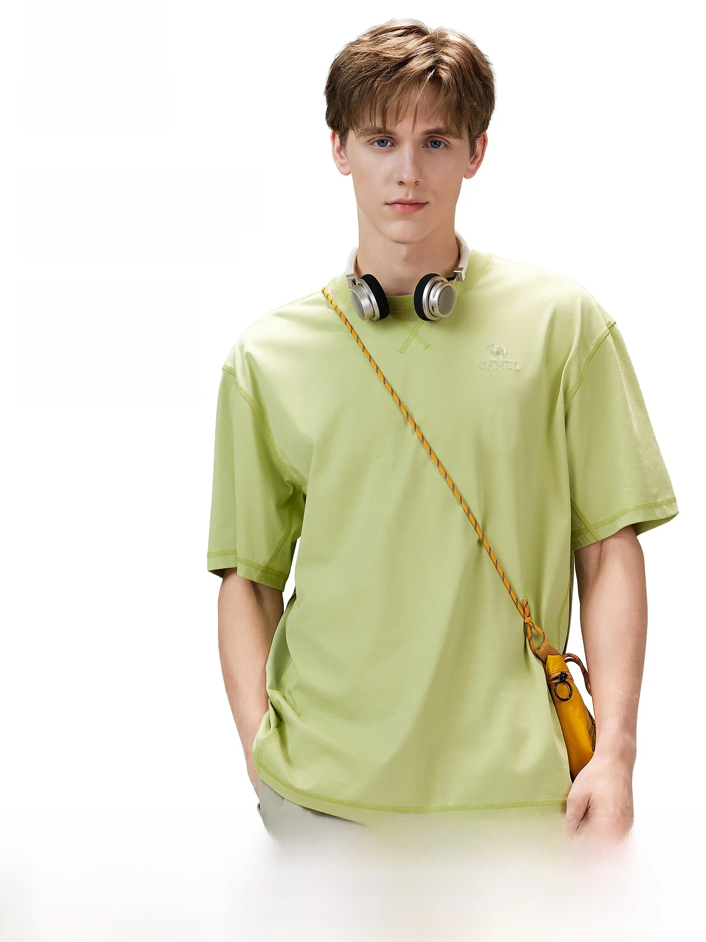 アウトドアで汗をかきながらも涼しく過ごすには？Camelの速乾Tシャツが解決するリアルな悩み