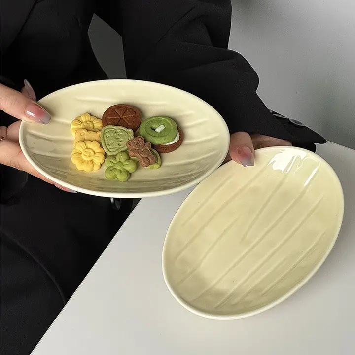 韓国風イエロー釉薬の楕円形小皿【デザートプレート・和風陶器】