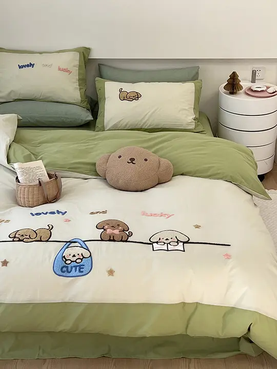 春夏向けカートゥーン刺繍コットン製4点セット【ダブルベッド・1.2m対応・洗える素材】