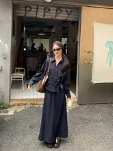 おしゃれな衿付きシャツとフレアスカートの女子向け秋用ツーピース（セットアップ対応）
