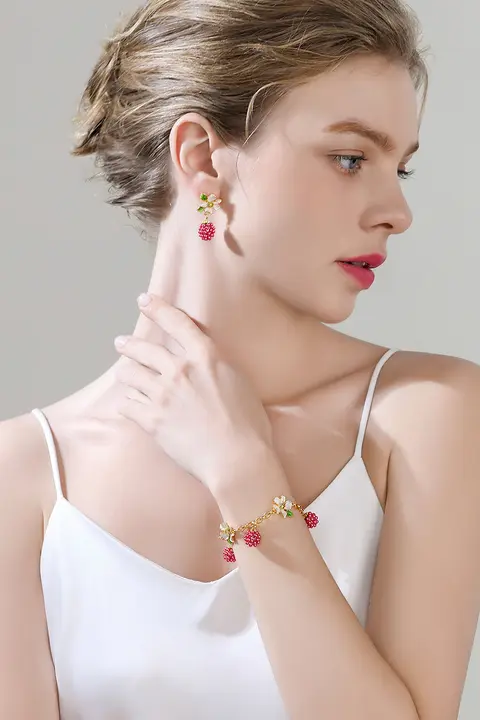 ラズベリーフラワーデザインのブレスレット【フランス風・女性用・お祝いに最適】