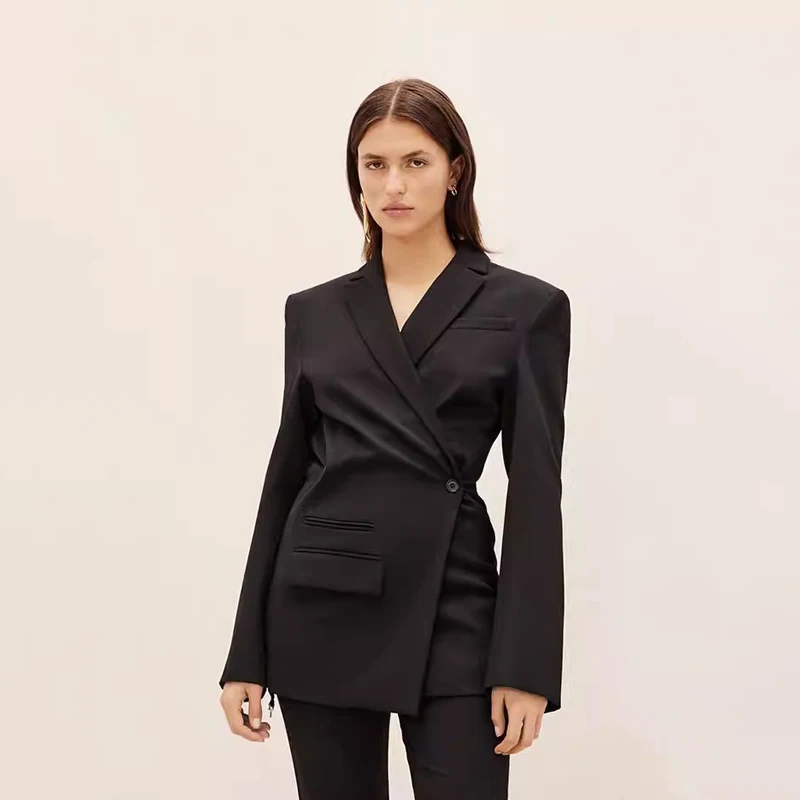 テーラードジャケット 私服 おすすめ5選：どんな感じ？価格帯やシーン別の選び方を徹底解説
