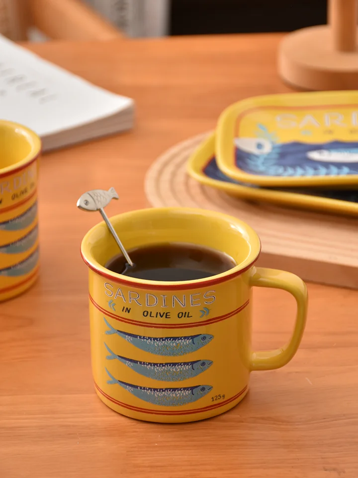 デザイン性の高い陶器製サーディンコーヒーカップ【個性的で魅力的】