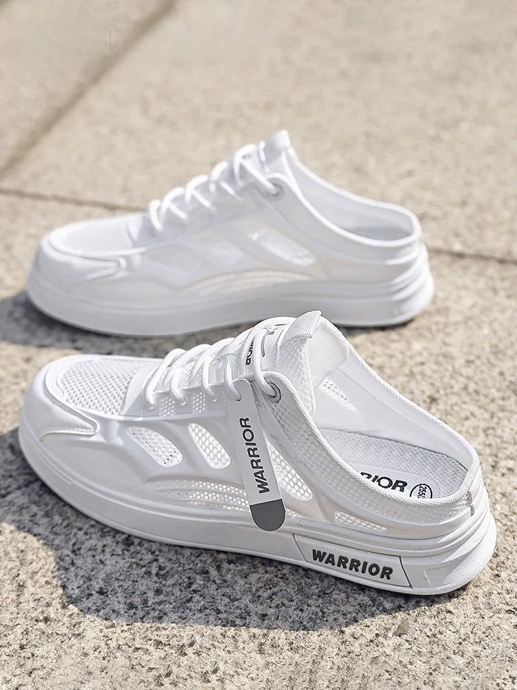 Warrior メンズビーチサンダル：通気性と軽量設計が特徴のスリップオン