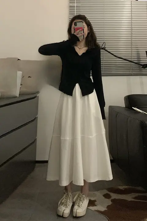 高腰の落ち感ある白いサーキュラー半身スカート【Aライン・ウエストゴム・夏用・小柄向け】