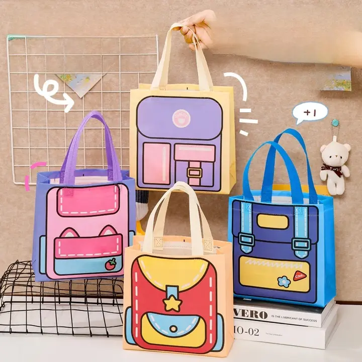 かわいいデザインの学生用不織布手提げバッグ【お祝い用・収納バッグ・カートゥーン】（セットアップ対応）