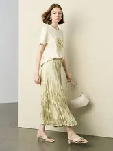 Tシャツとスカートのコーディネート【カジュアル・通勤向け・夏用】（セットアップ対応）