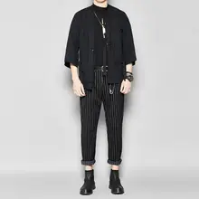 ストライプデザインの弾力性のあるテーパードパンツ【カジュアル・九分丈・男性用】