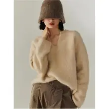グレーのVネックモヘアニットセーター【冬用・レイヤードスタイル・極上の柔らかさ】