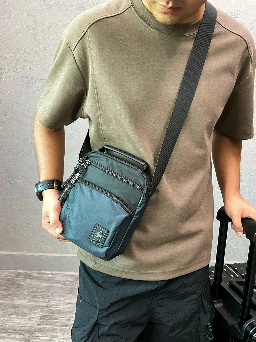 ショルダーバッグ メンズ 縦型 大容量 タブレット収納 カジュアル 通勤 着回し 「fouvor」