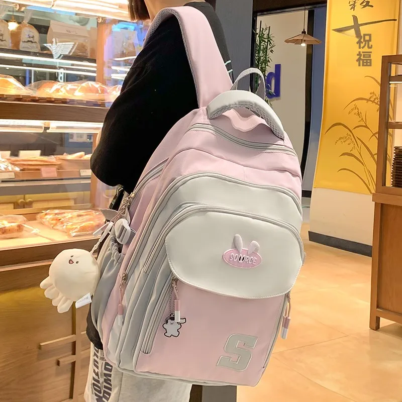 女子用大容量リュックサックは、通学にどんなデザインがおすすめ？
