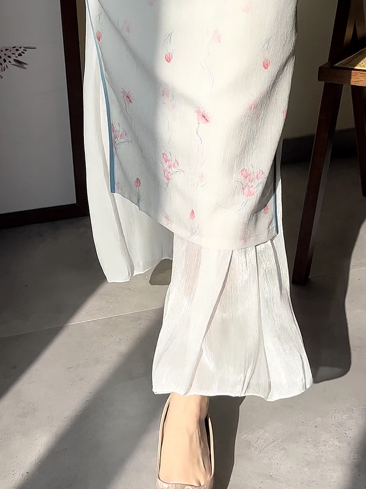 垢抜け服とは何か？優雅な白色の打底パンツが教えてくれた、日常の「垢抜け」の本質とは