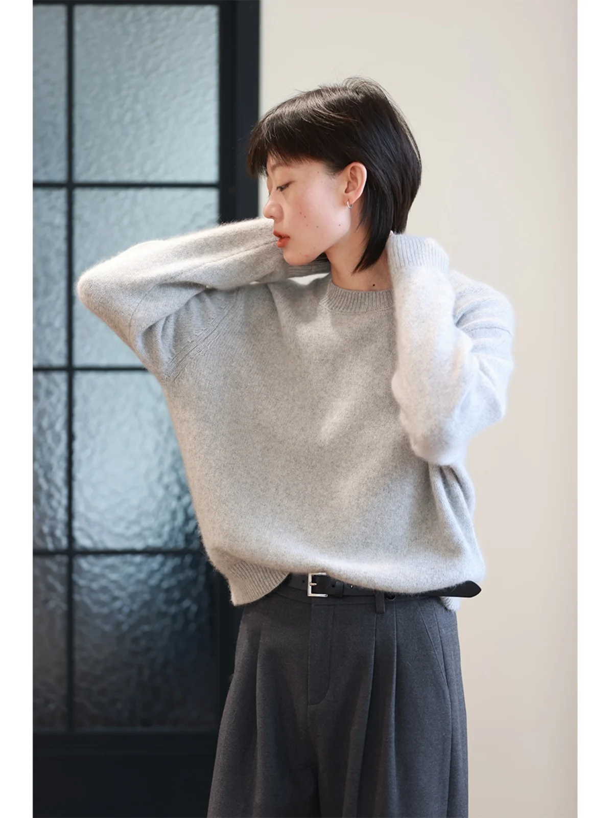 ニットカーディガン コーデの完全ガイド｜ベージュウール混が自然に溶け込む着こなしの秘密