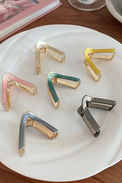 春用金属製 V字型ヘアクリップ【高いポニーテールに最適・高級感のあるデザイン】