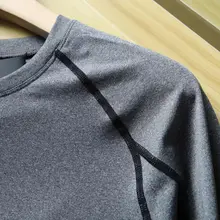 秋冬用の高弾性スポーツ長袖Tシャツ【速乾・ランニング・フィットネス・バスケットボールトレーニング】