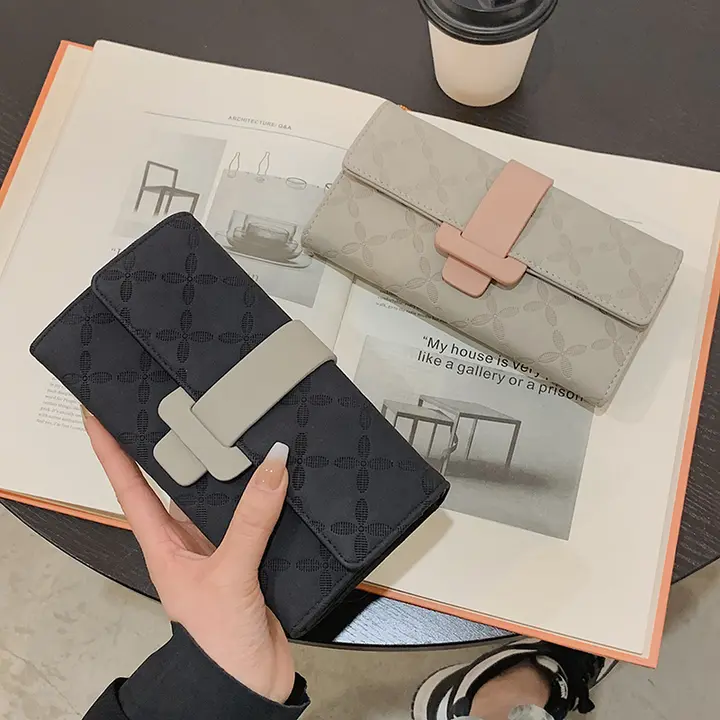 スタイリッシュな長財布【大容量・多カード収納・スマートフォン対応】