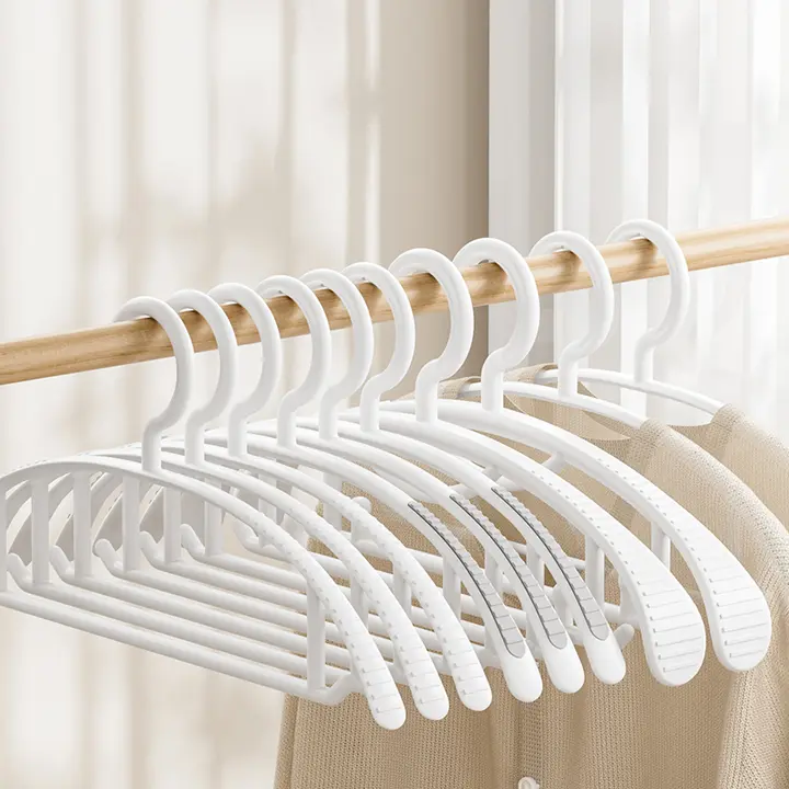 無痕滑り止めハンガー【頑丈な衣服用・肩崩れ防止デザイン】