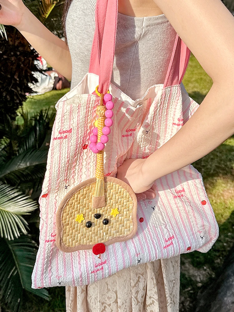 夏壁面 かわいい に合うデザインは？手作り動物デザイン扇子が解決する理由