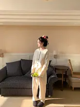 秋冬用 丸首フリルデザイン花柄パジャマ【極上の柔らかさ・ゆったりシルエット・ホームウェア】（セットアップ対応）