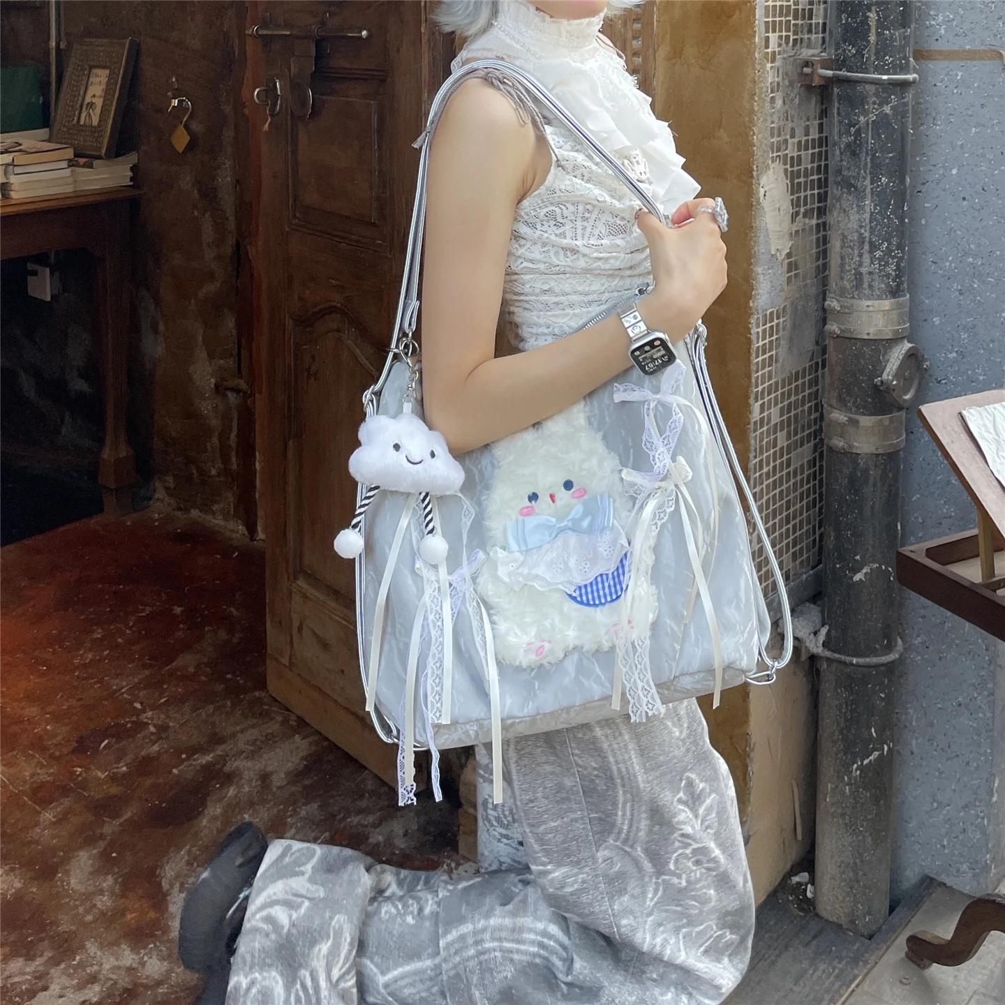 辣芭オリジナルキャラクター刺繍リュック：大容量通勤・登山用の実用性とデザインのバランス