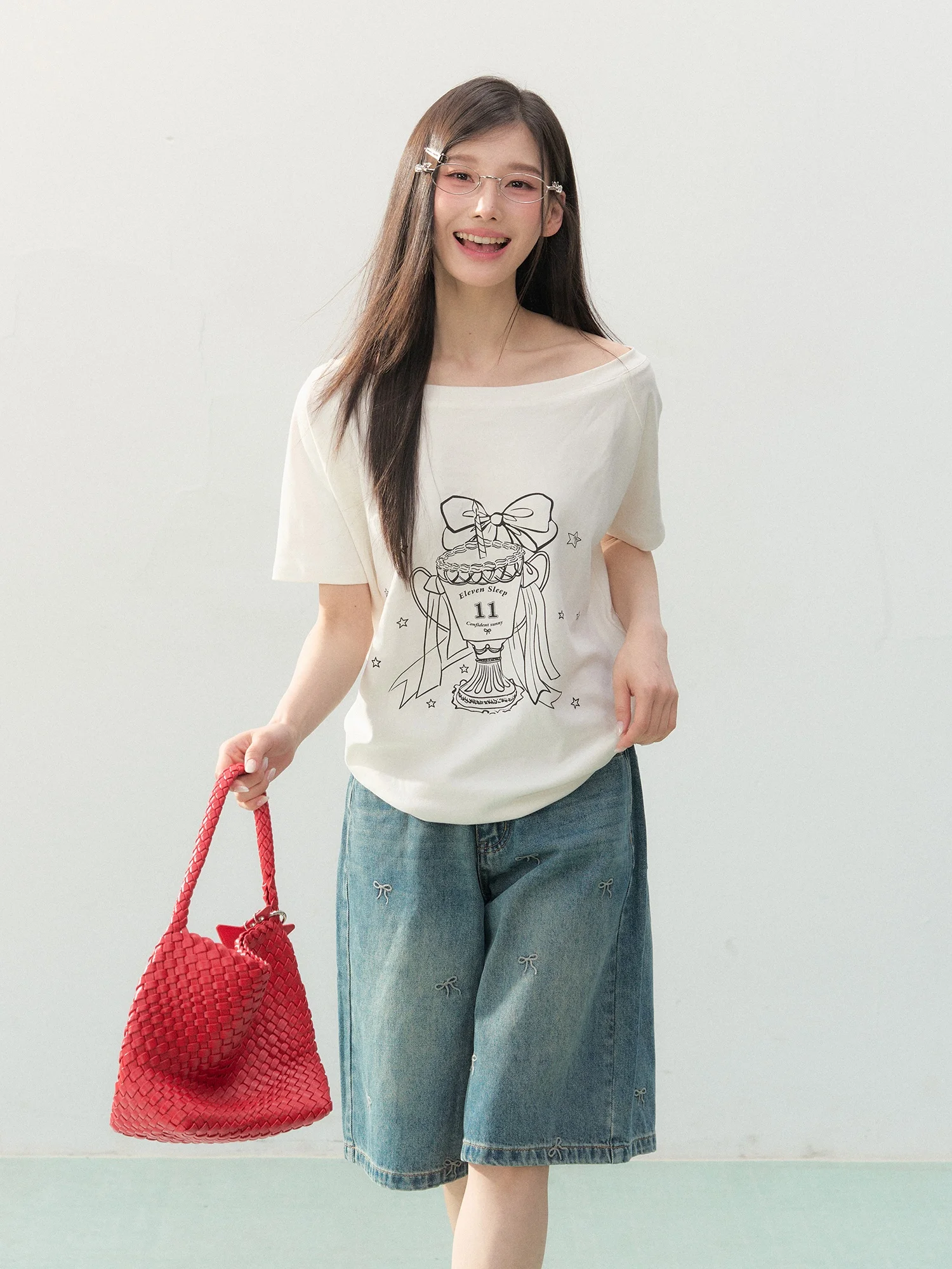 斜め肩デザインの夏用Tシャツ：韓式スタイルの宽松型デザインと通勤・校园シーンでの実用性