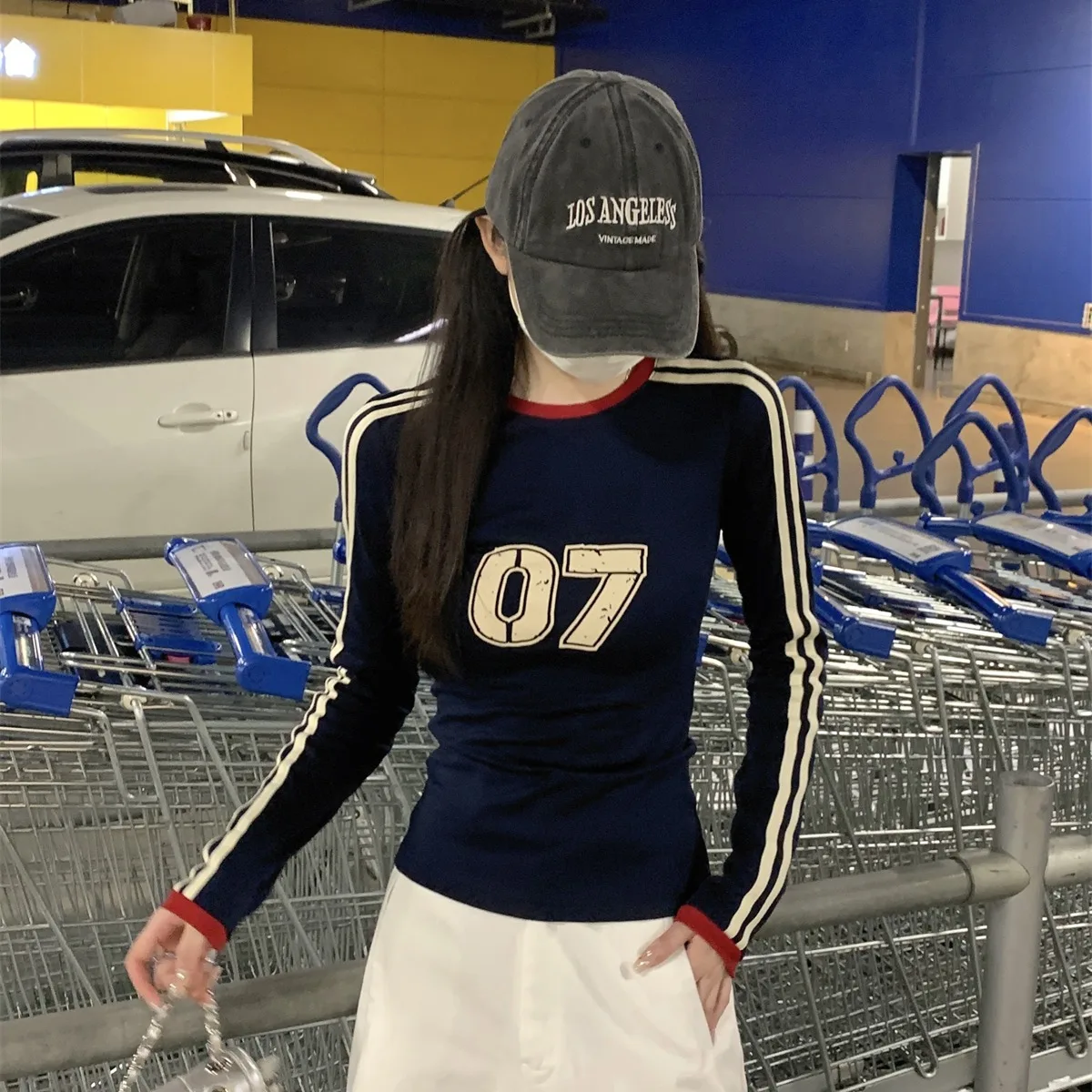 7部袖Tシャツはどう選ぶ？辣妹風のカラーブロックデザインが秋の着こなしを変える