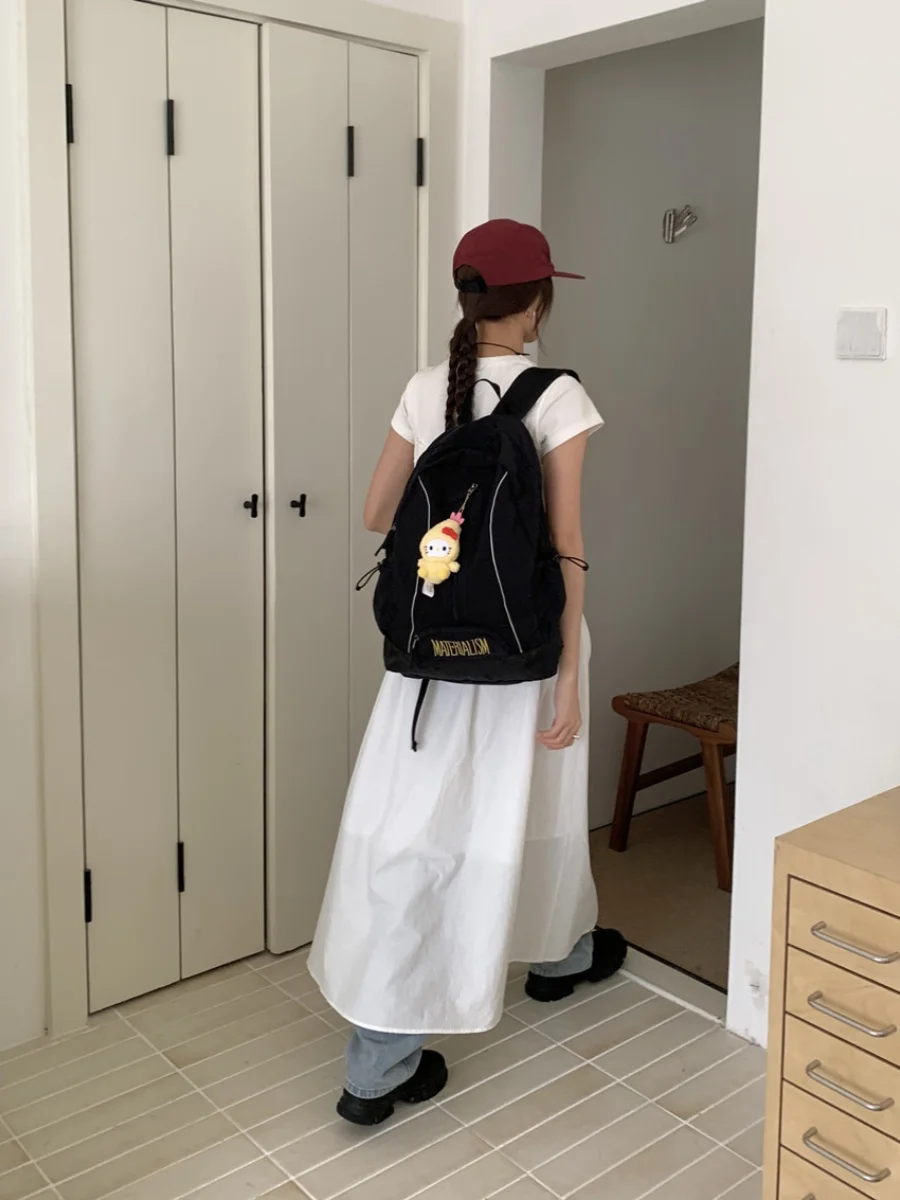 2泊3日旅行用リュックおすすめ：シンプルで使いやすいブラックリュックサック